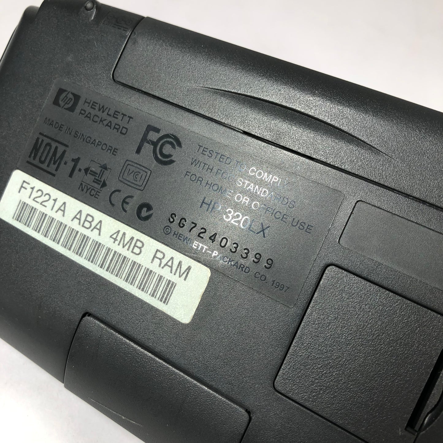 Hewlett Packard Palmtop Handheld PC 320LX Hitachi SH3 CPU 4MB RAM Windows CE