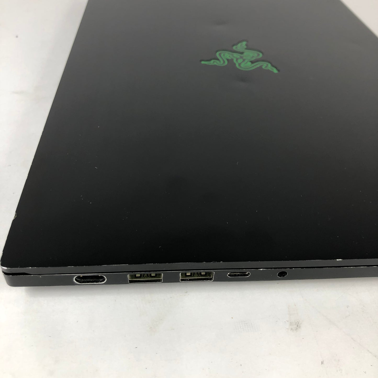 Razer Blade 15 Advanced RZ09-0367 15.6" i7-10875H 2.3GHz 16GB RAM 1TB SSD 