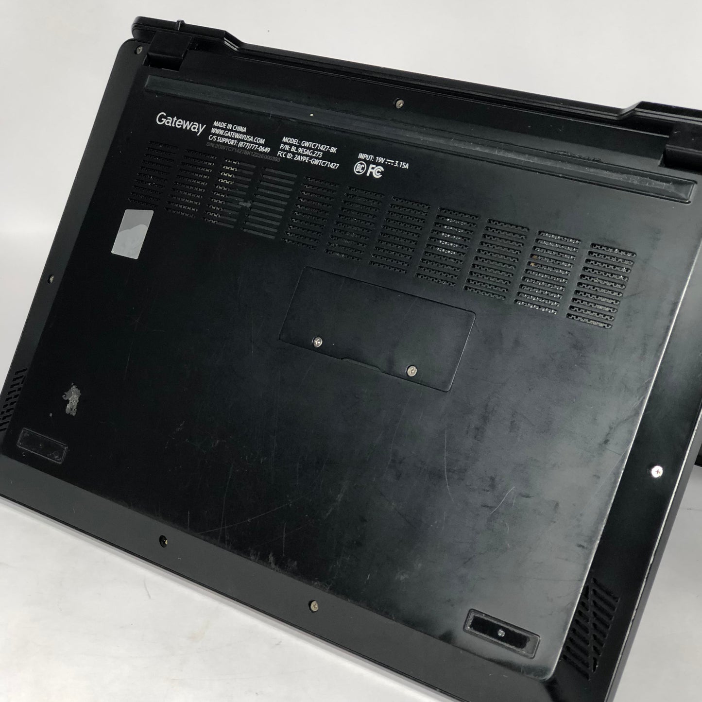 Gateway Ultra Slim Notebook GWTC71427-BK 14.1" i7-1255U 2.6GHz 8GB RAM 512GB SSD