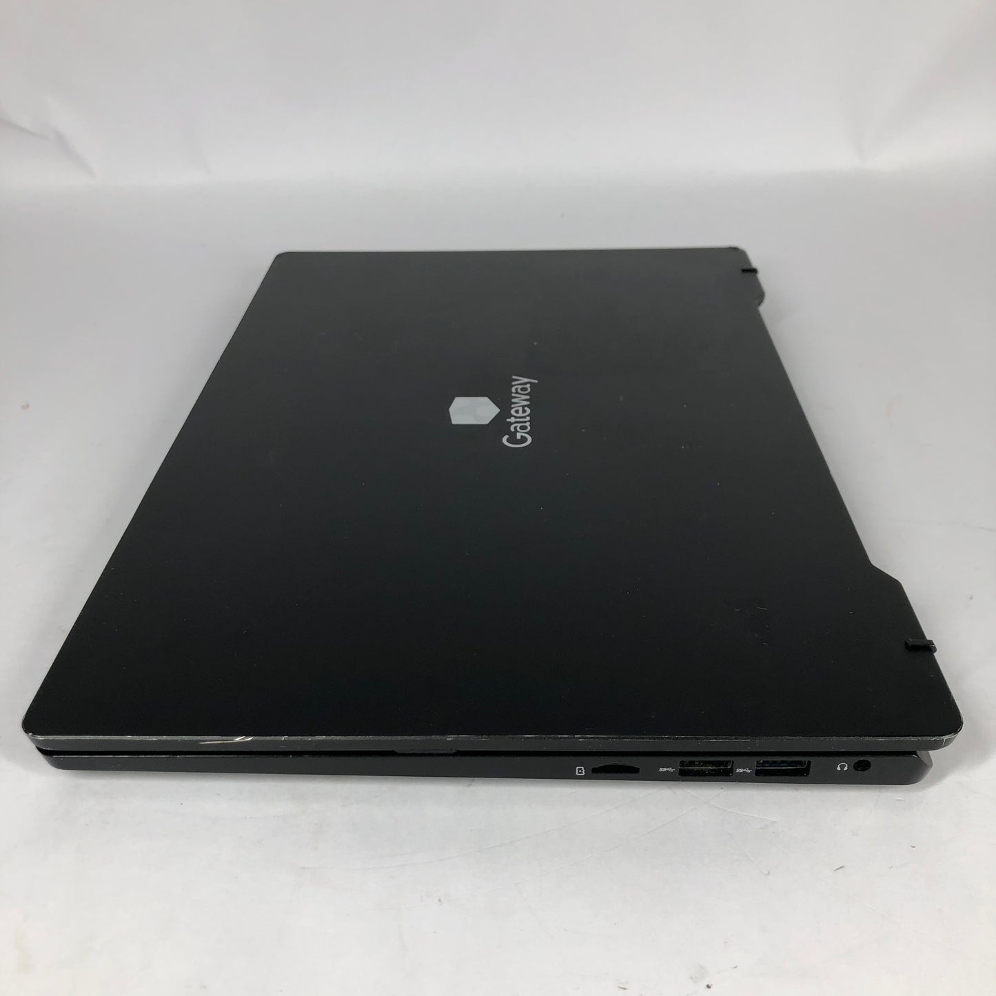 Gateway Ultra Slim Notebook GWTC71427-BK 14.1" i7-1255U 2.6GHz 8GB RAM 512GB SSD