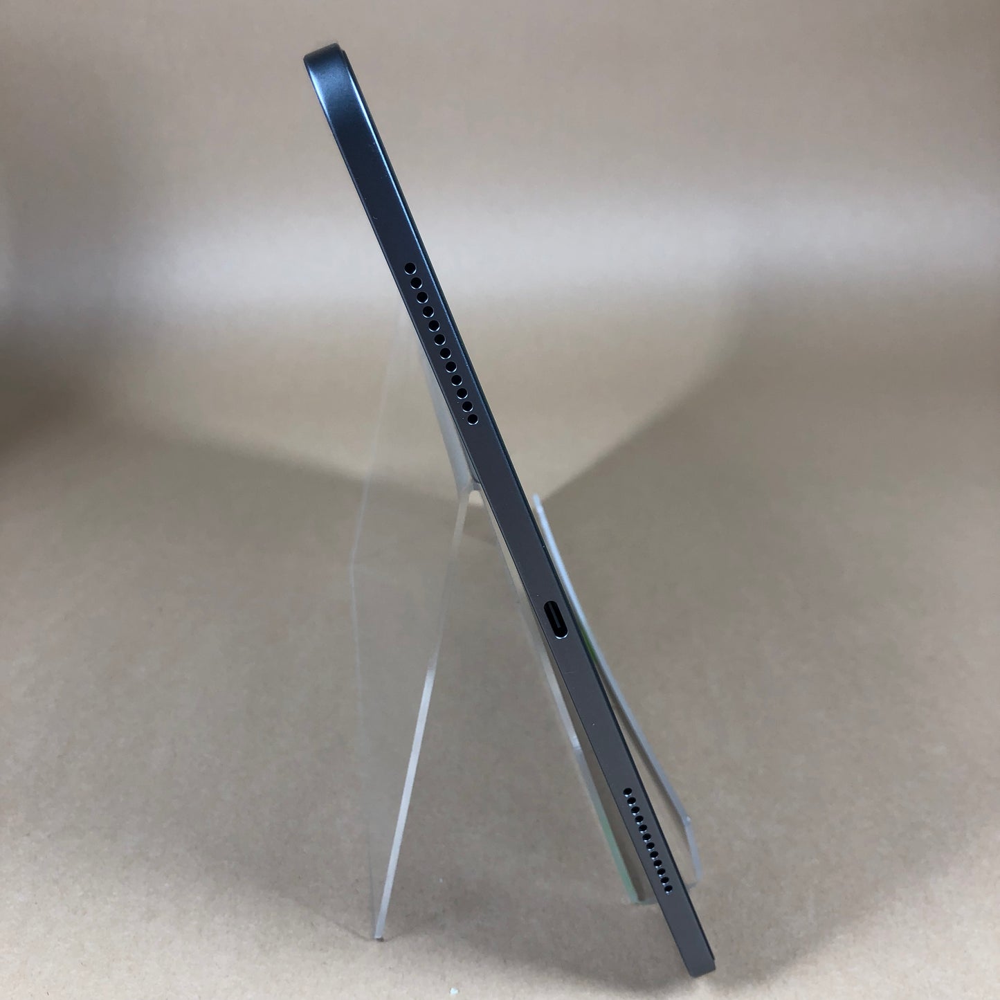 WiFi Only Apple iPad Air 13" M2 128GB Space Gray MV273LL/A iOS 26.0 Beta