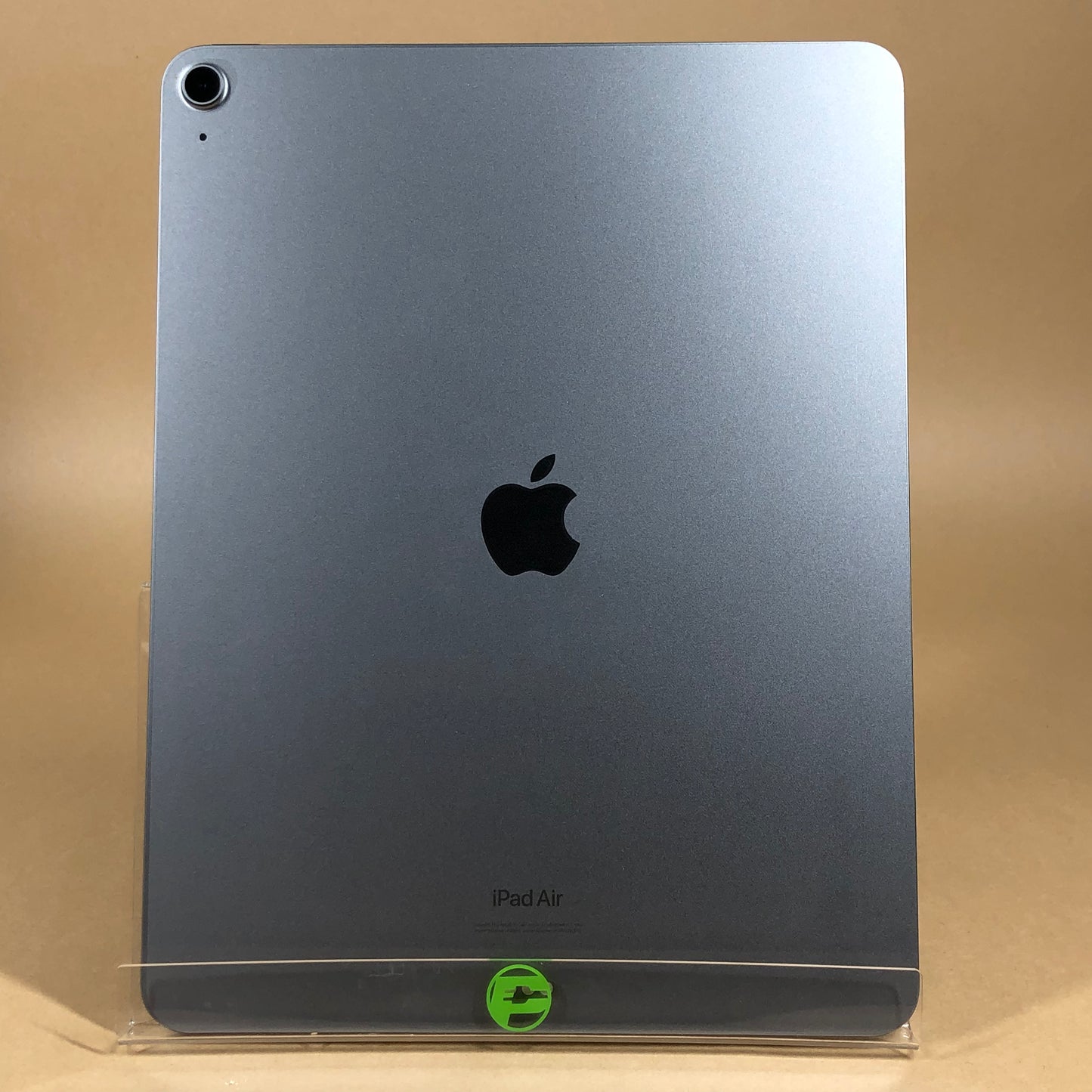 WiFi Only Apple iPad Air 13" M2 128GB Space Gray MV273LL/A iOS 26.0 Beta