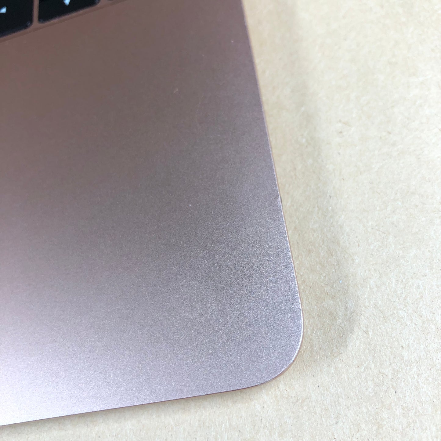 2018 Apple MacBook Air 13.3" i5 1.6GHz 8GB RAM 128GB SSD Rose Gold A1932