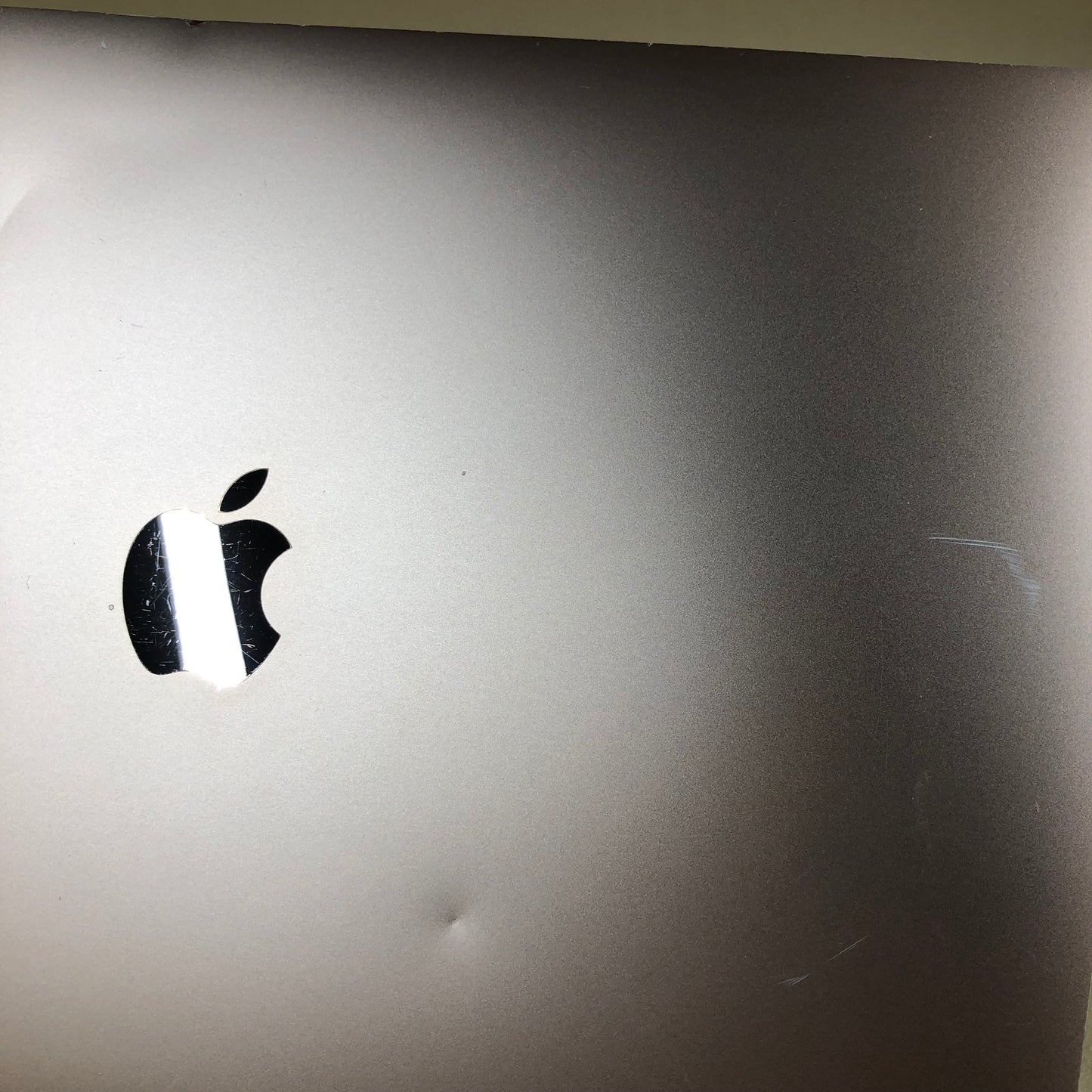 2018 Apple MacBook Air 13.3" i5 1.6GHz 8GB RAM 128GB SSD Rose Gold A1932