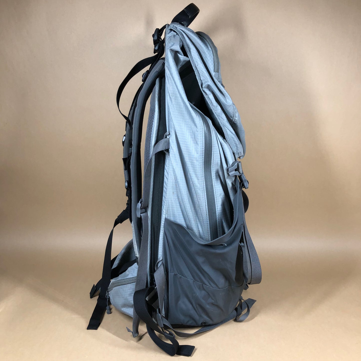Atlas Athlete Gray Camera Backpack