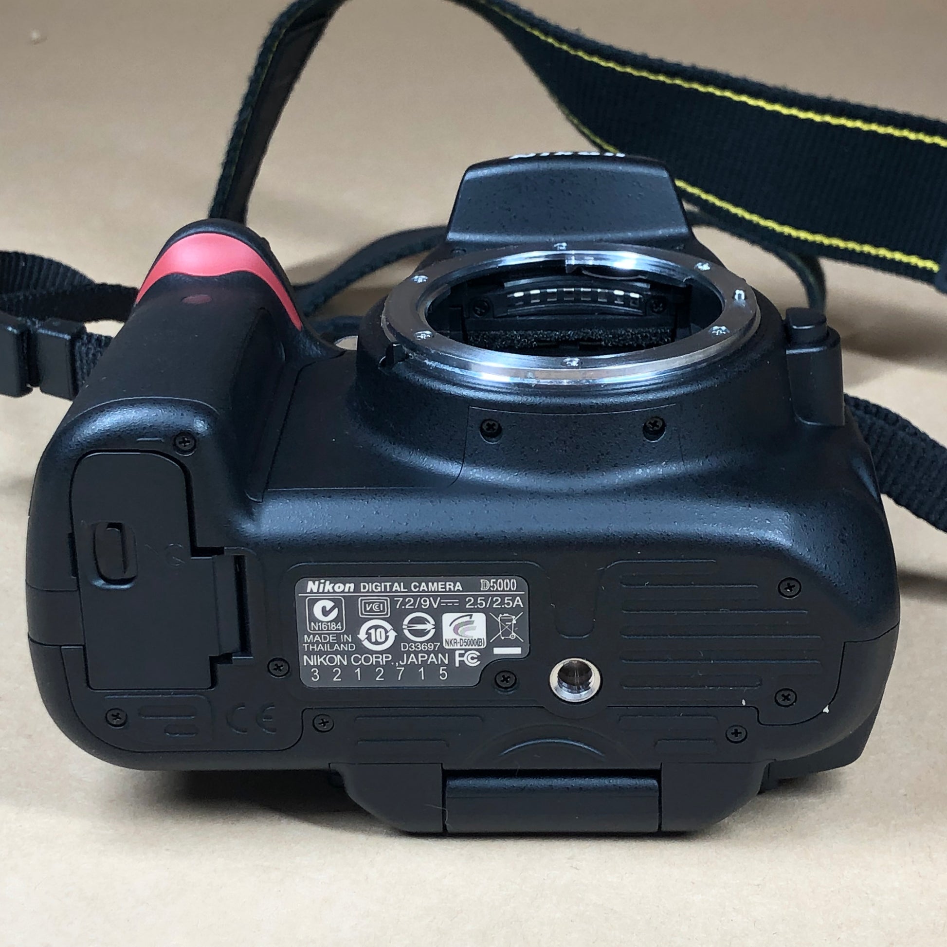 Nikon D5000 12.3MP D33697 Digital SLR DSLR Camera 514 Shutter Count
