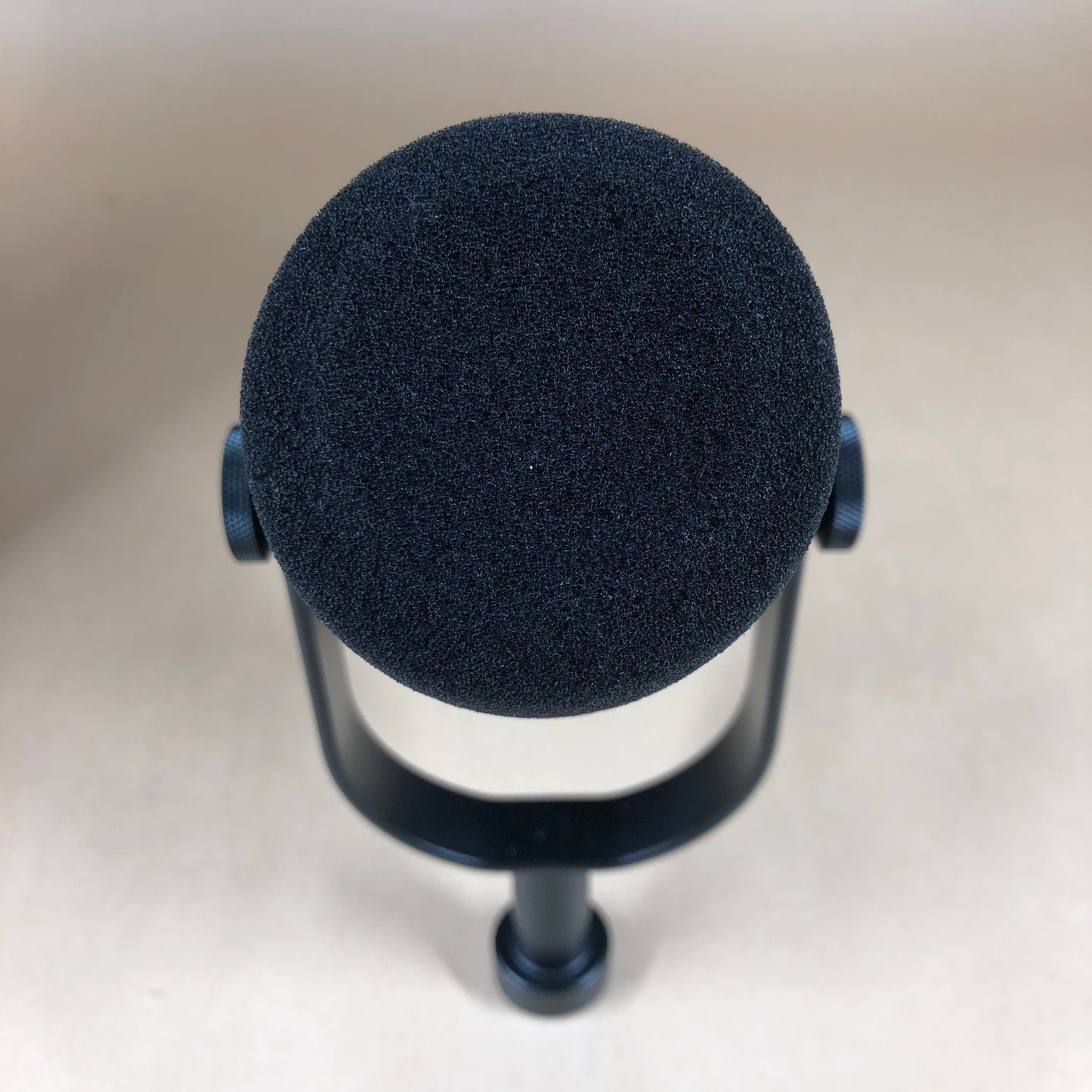 Shure MV7X 50 Hz to 16,000 Hz Podcast Microphone