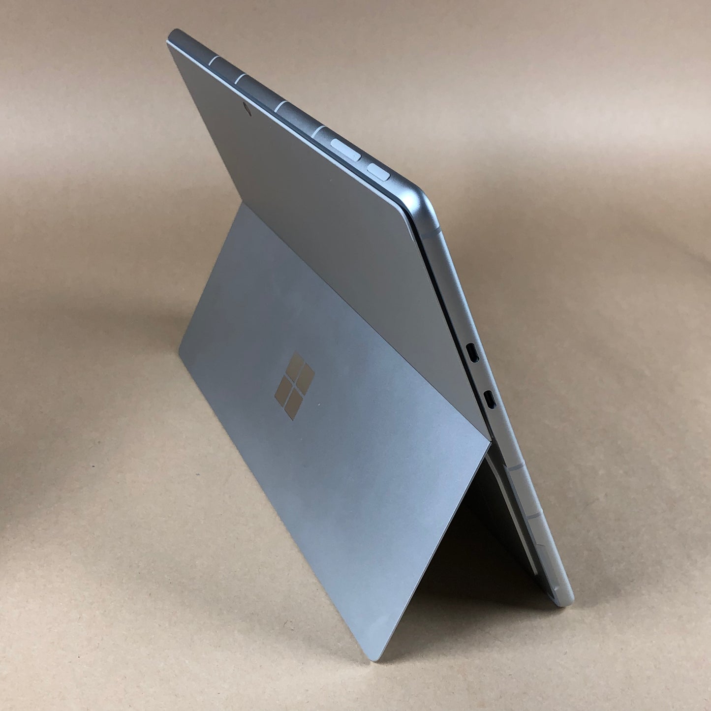 Microsoft Surface Pro 9 1997 13" SQ3 16GB RAM 256GB SSD SQ 3 Adreno 8CX Gen 3