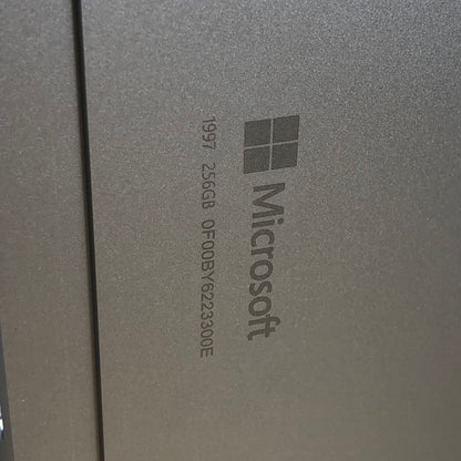 Microsoft Surface Pro 9 1997 13" SQ3 16GB RAM 256GB SSD SQ 3 Adreno 8CX Gen 3