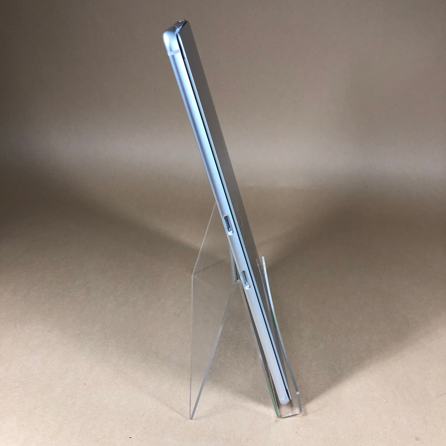 Microsoft Surface Pro 9 1997 13" SQ3 8GB RAM 256GB SSD SQ 3 Adreno 8CX Gen 3