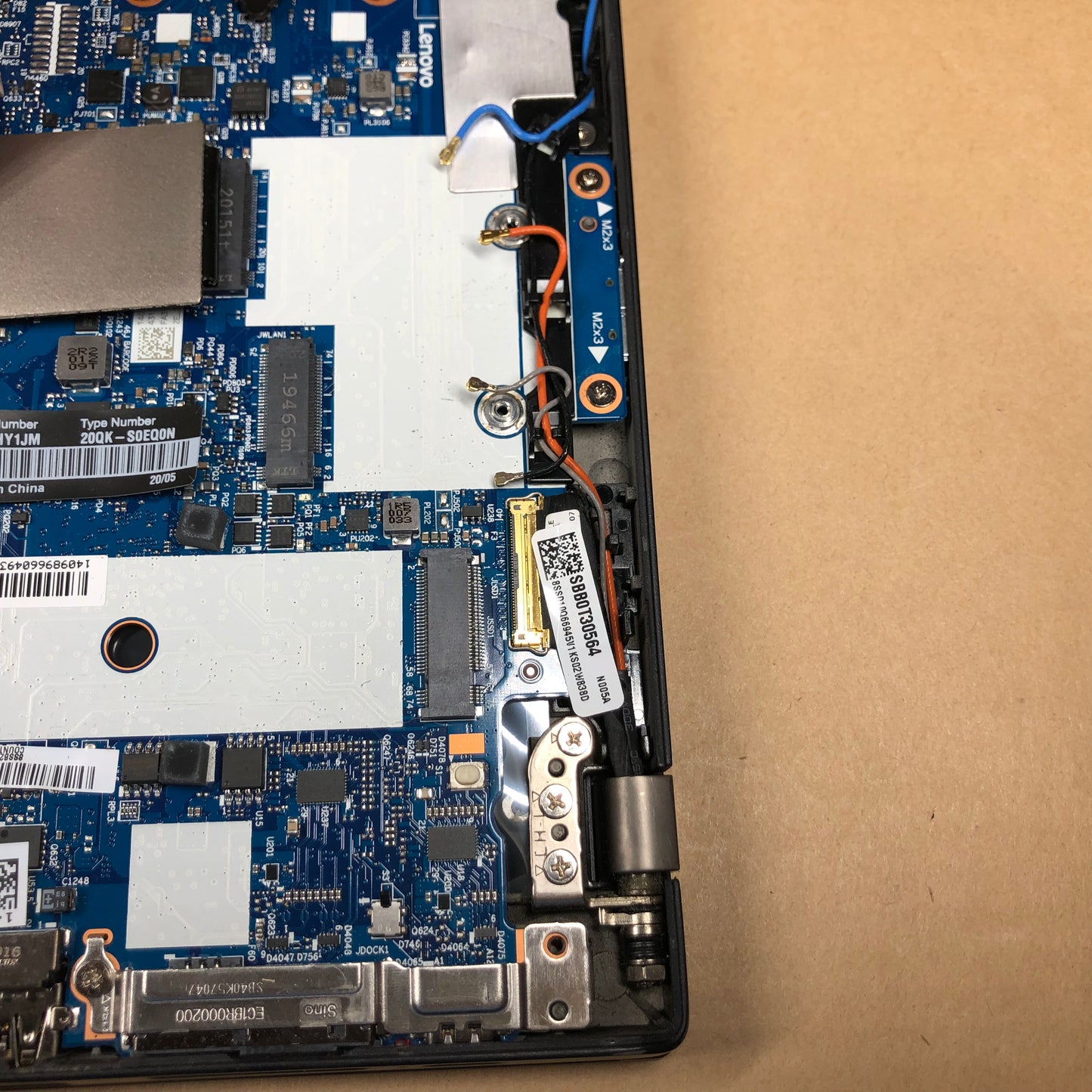 Lenovo ThinkPad T495s 14" Ryzen 5 3500U 2.1GHz 16GB RAM NO SSD NO WIFI NO OS