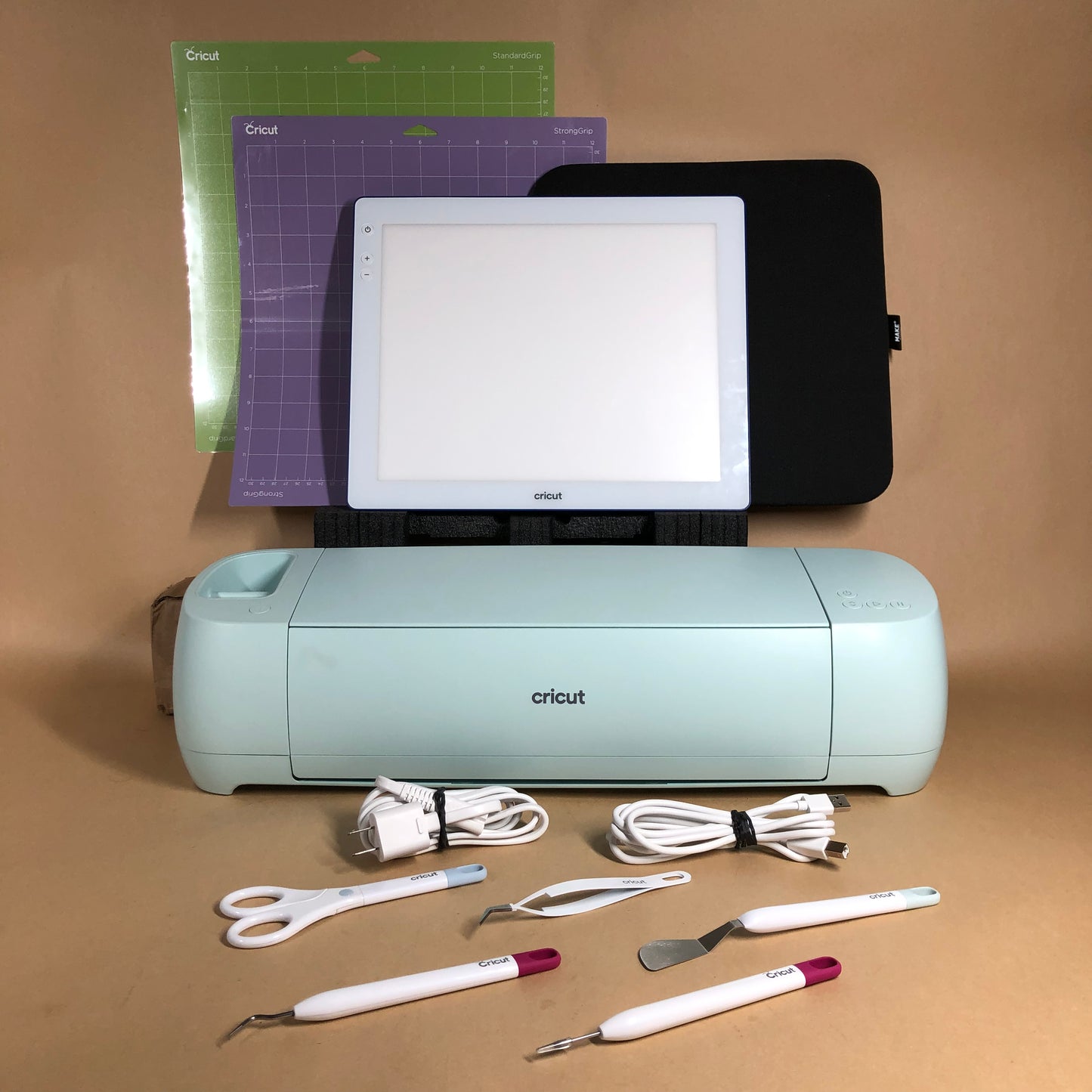 Cricut Explore 3 Cutter CXPL203B With Extras
