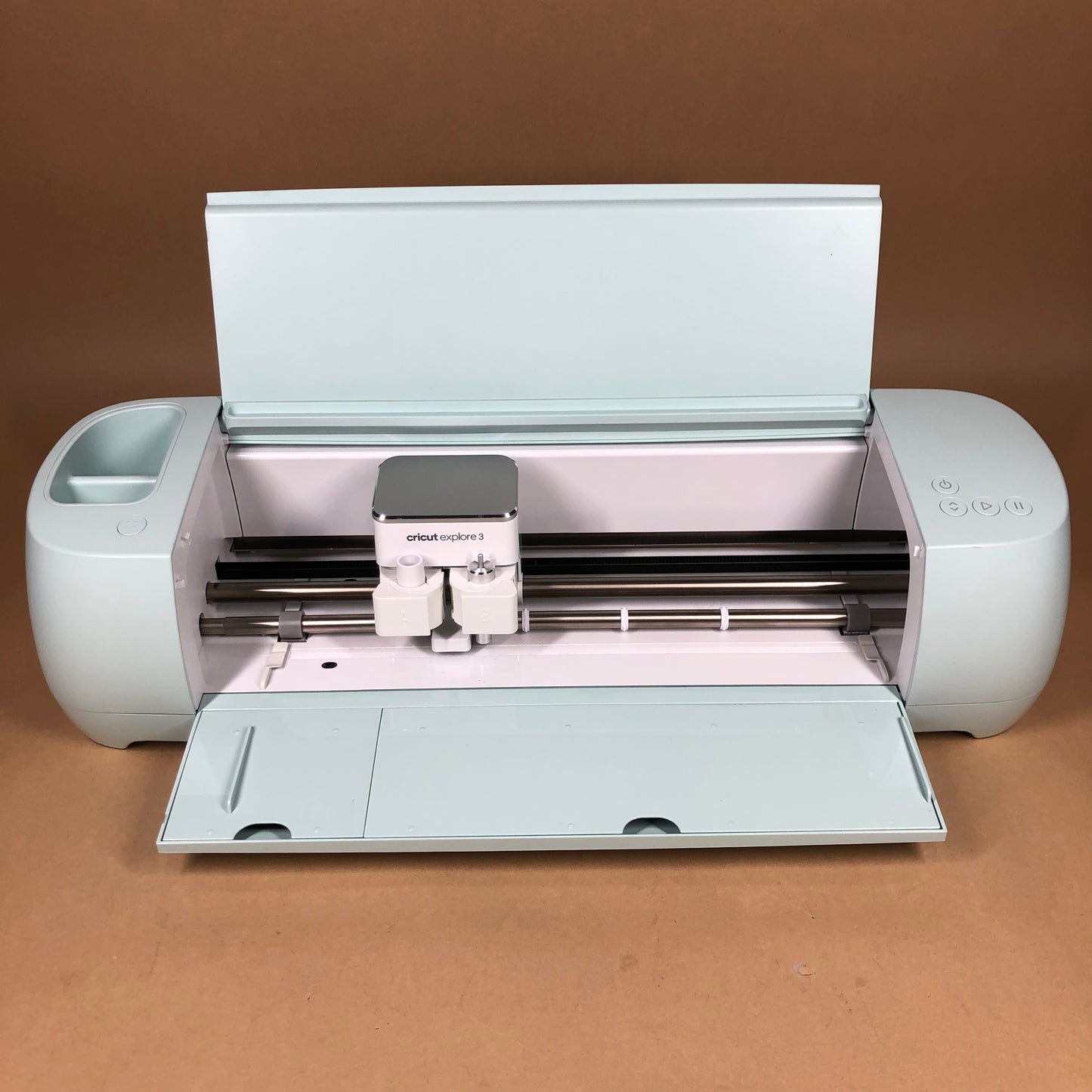 Cricut Explore 3 Cutter CXPL203B With Extras