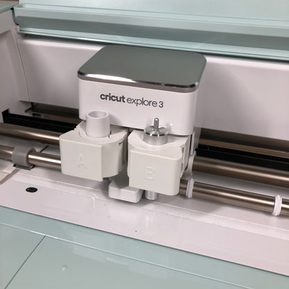 Cricut Explore 3 Cutter CXPL203B With Extras