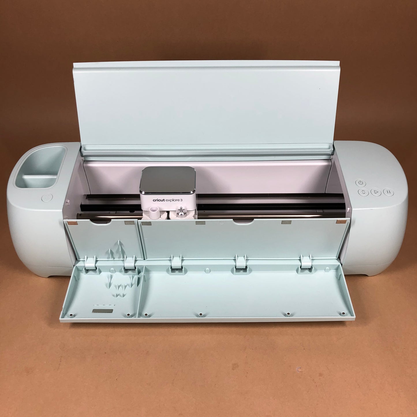 Cricut Explore 3 Cutter CXPL203B With Extras