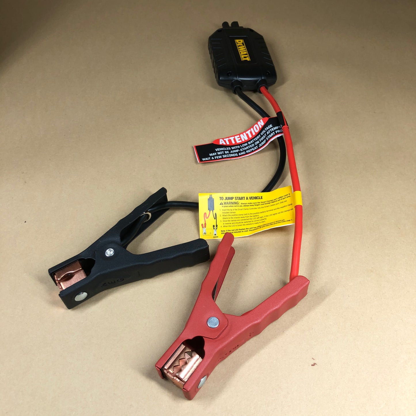 New DeWalt Lithium 1600A Jump Starter USB Power DXAELJ16
