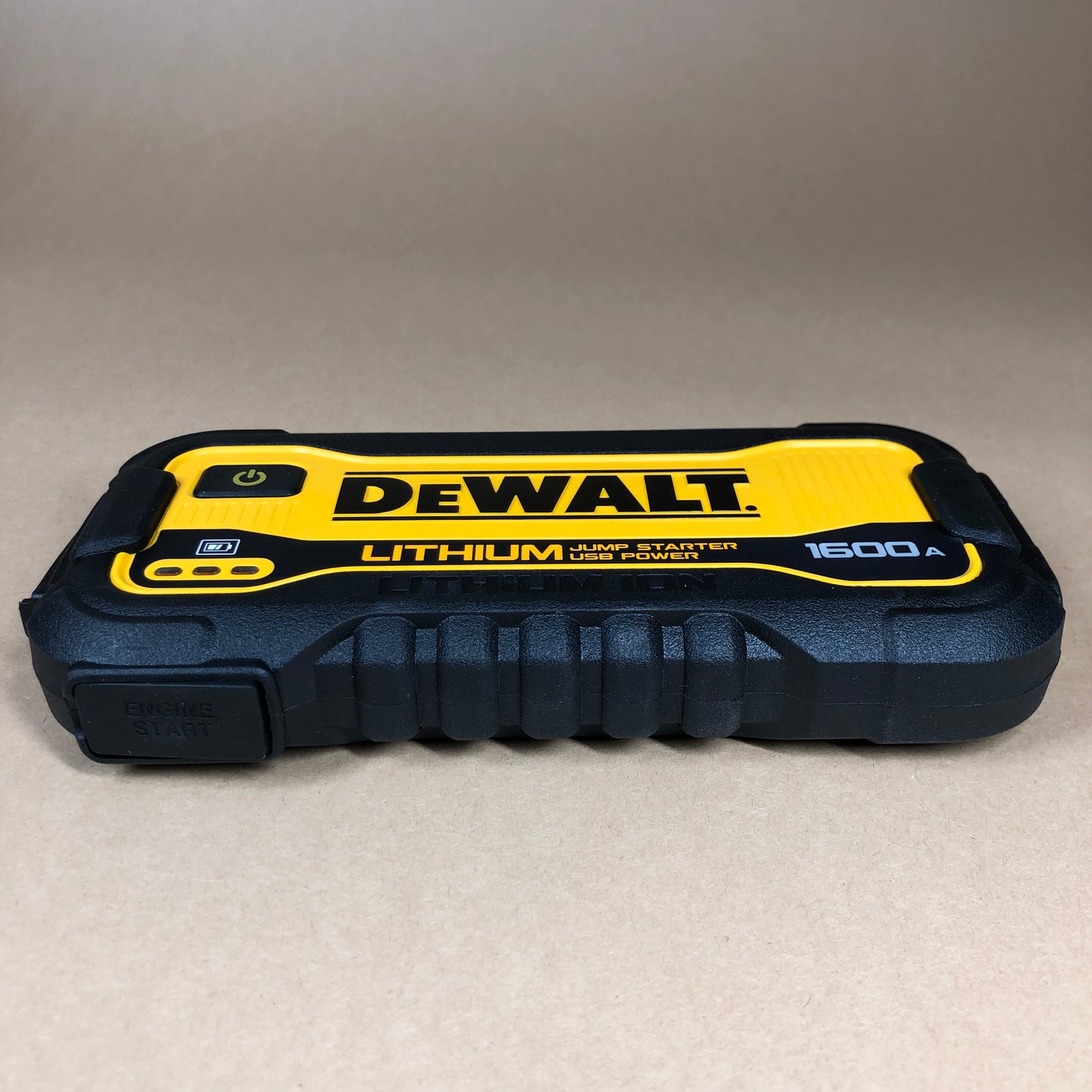 New DeWalt Lithium 1600A Jump Starter USB Power DXAELJ16