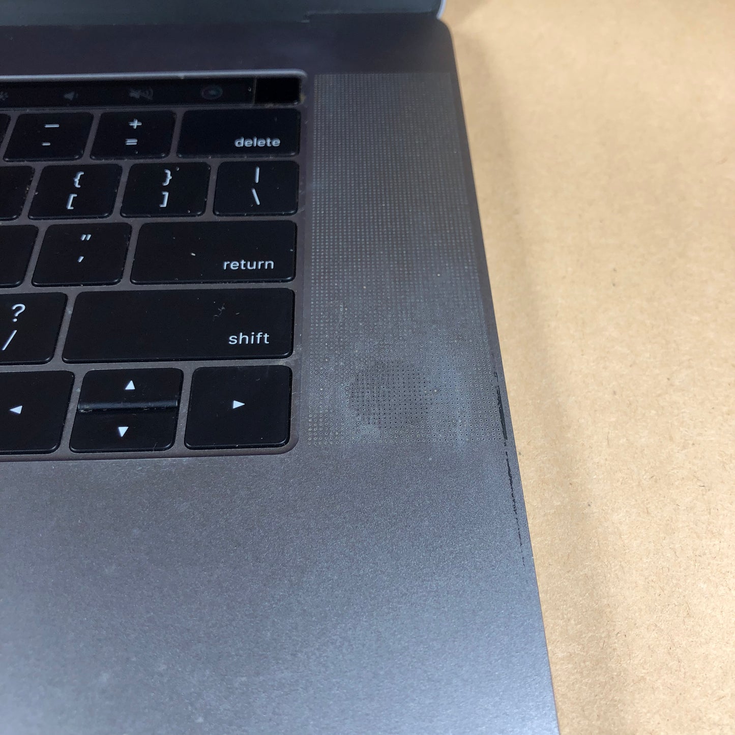 2017 Apple MacBook Pro 15" i7 2.8GHz 16GB RAM 256GB SSD Space Gray A1707