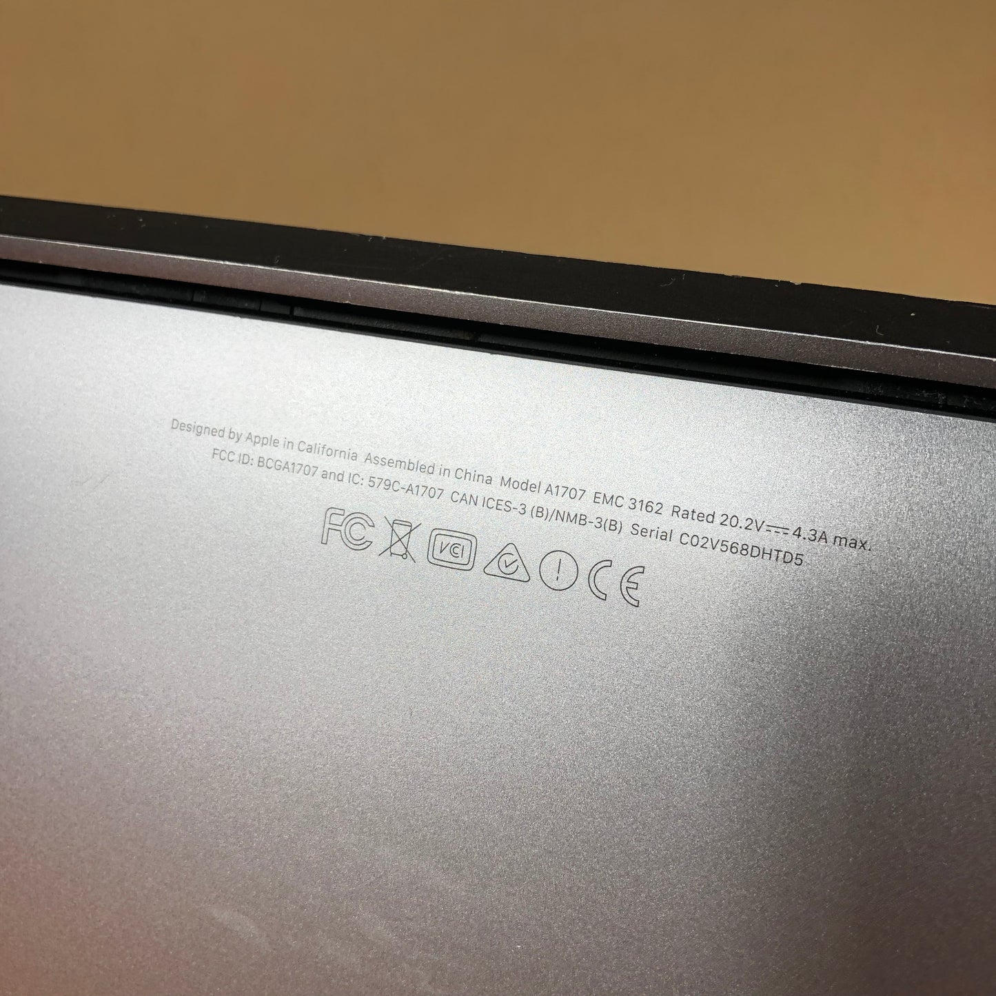 2017 Apple MacBook Pro 15" i7 2.8GHz 16GB RAM 256GB SSD Space Gray A1707