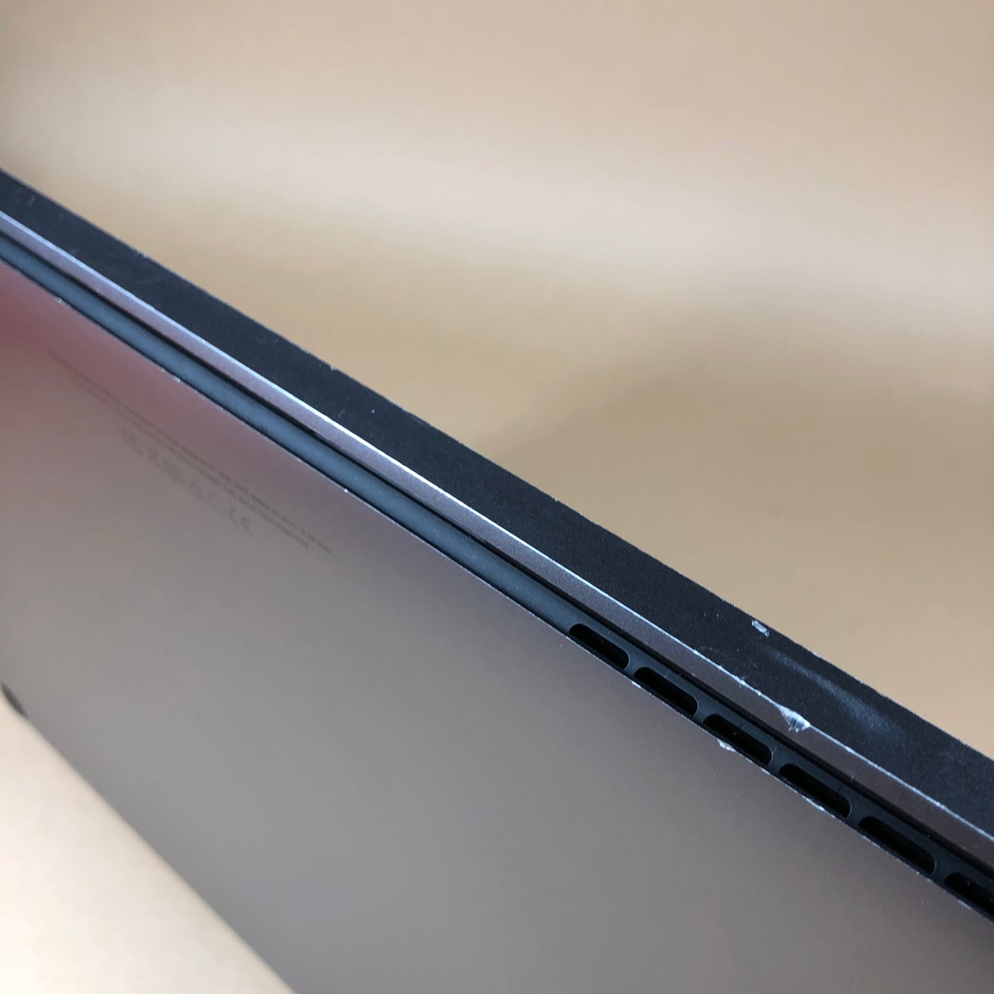 2017 Apple MacBook Pro 15" i7 2.8GHz 16GB RAM 256GB SSD Space Gray A1707