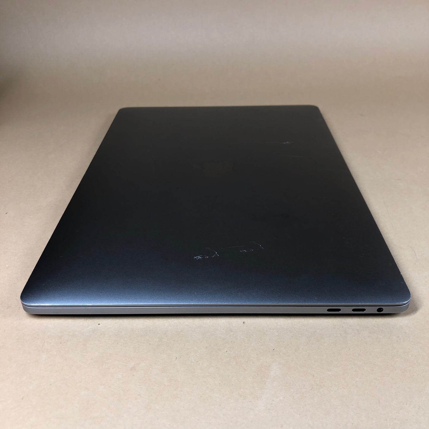 2017 Apple MacBook Pro 15" i7 2.8GHz 16GB RAM 256GB SSD Space Gray A1707