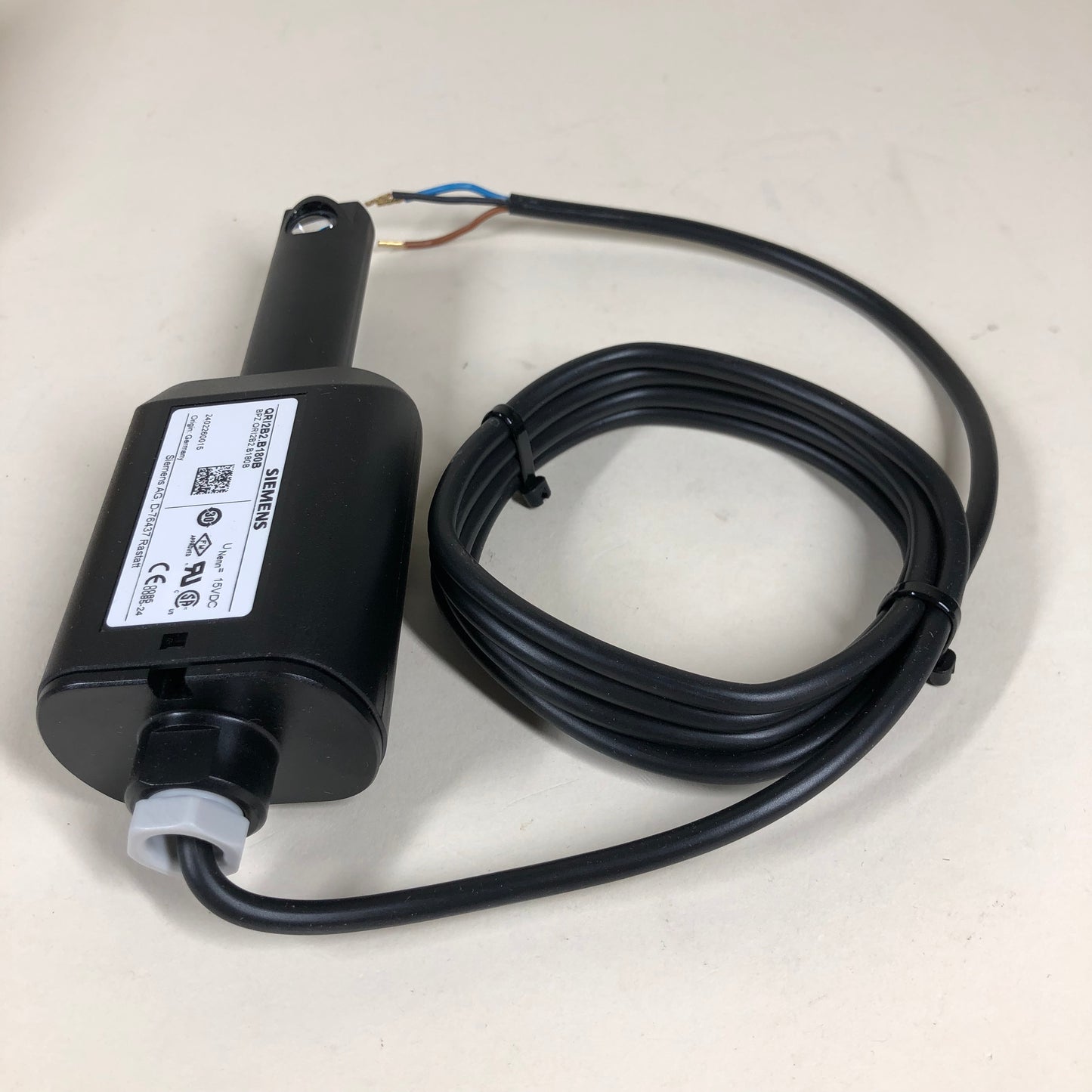 New SIEMENS Flame Detector Sensor QRI2B2.B180B