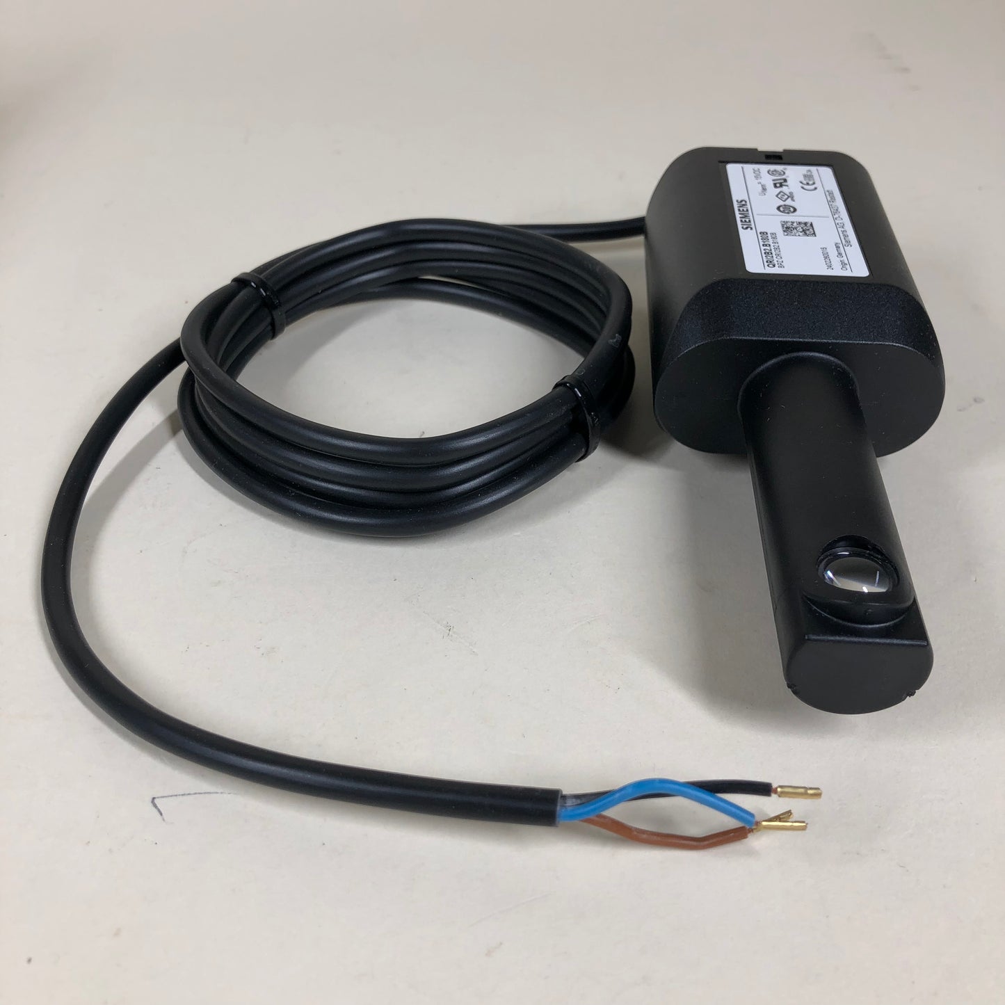 New SIEMENS Flame Detector Sensor QRI2B2.B180B