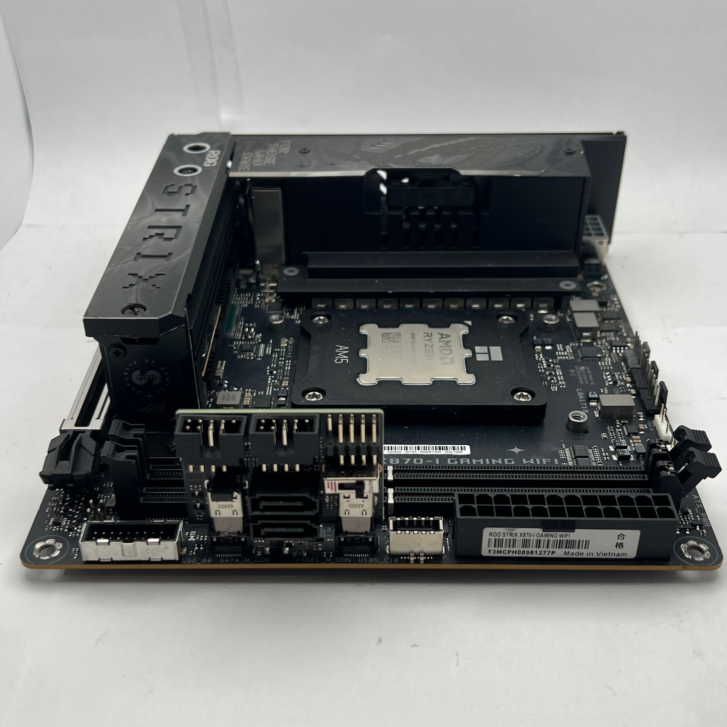 ASUS ROG STRIX X870-I Gaming WiFi AMD Ryzen 7 9800X3D 4.7GHz Motherboard Combo
