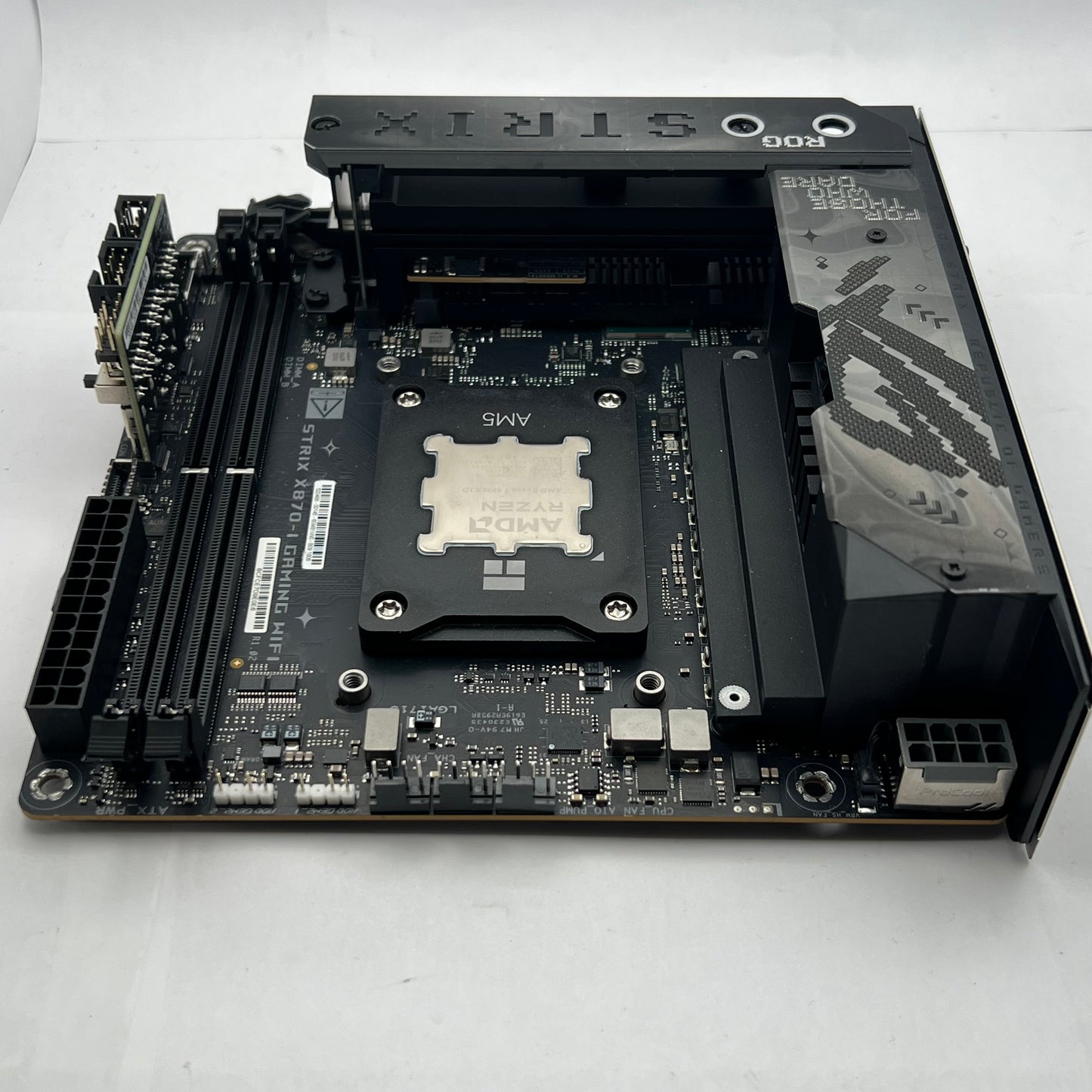 ASUS ROG STRIX X870-I Gaming WiFi AMD Ryzen 7 9800X3D 4.7GHz Motherboard Combo