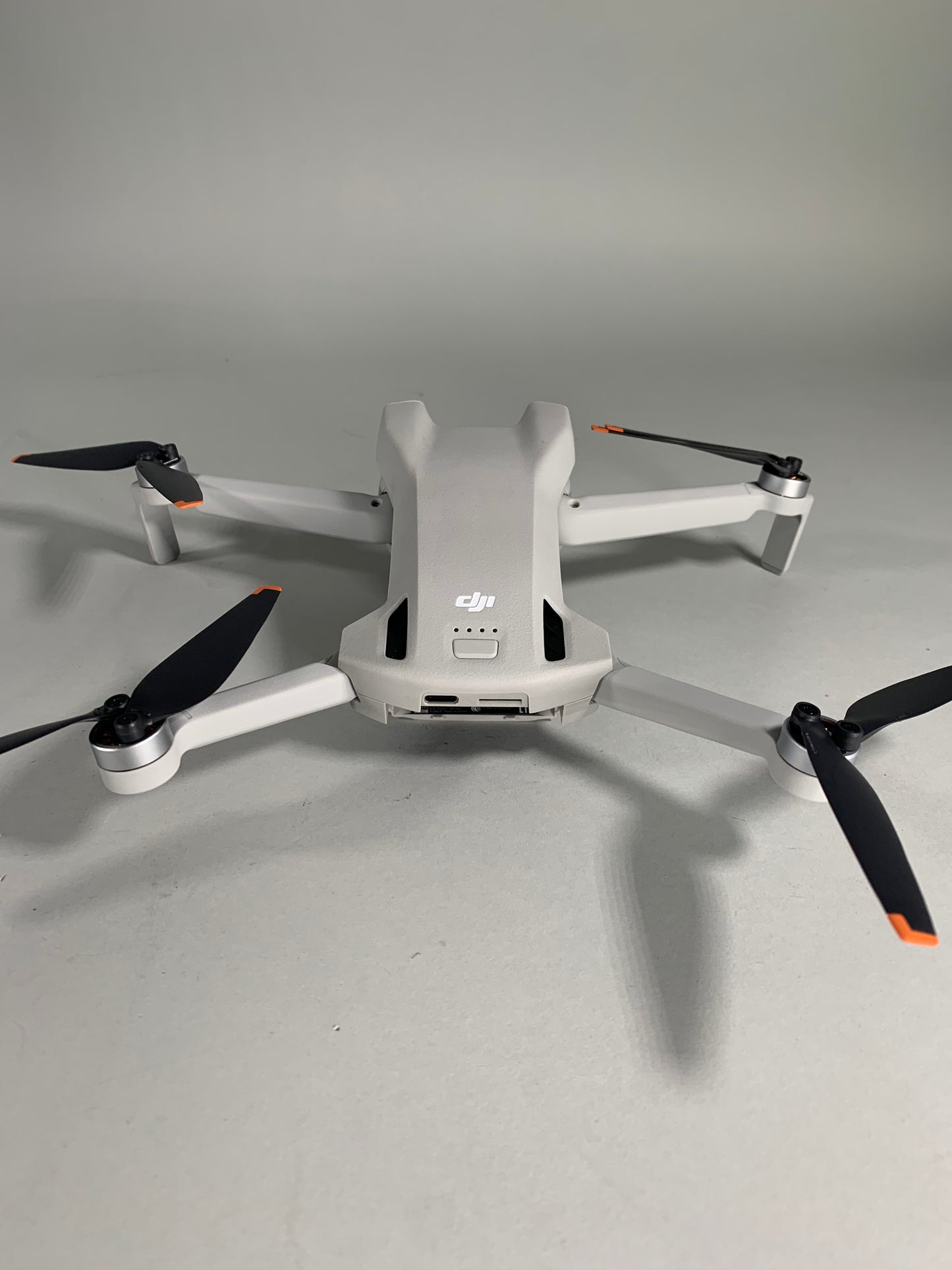 NEW DJI Mini 3 Camera Drone MT3PD Fly More Combo